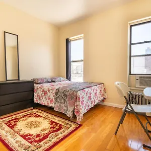 Guest house Empire Blvd, New York
