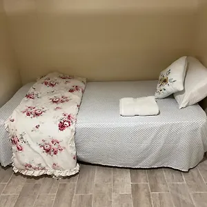 Guest house A Cozy In Queens, New York