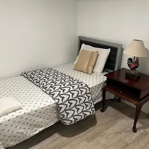 Guest house A Restful In Queens, New York
